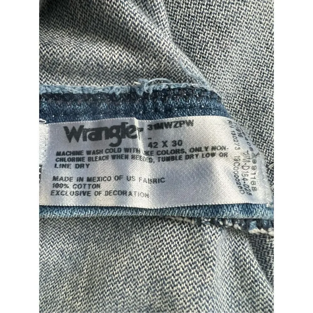 Wrangler Cowboy Cut Relaxed Fit Jeans w Tapered Leg 42 x 30